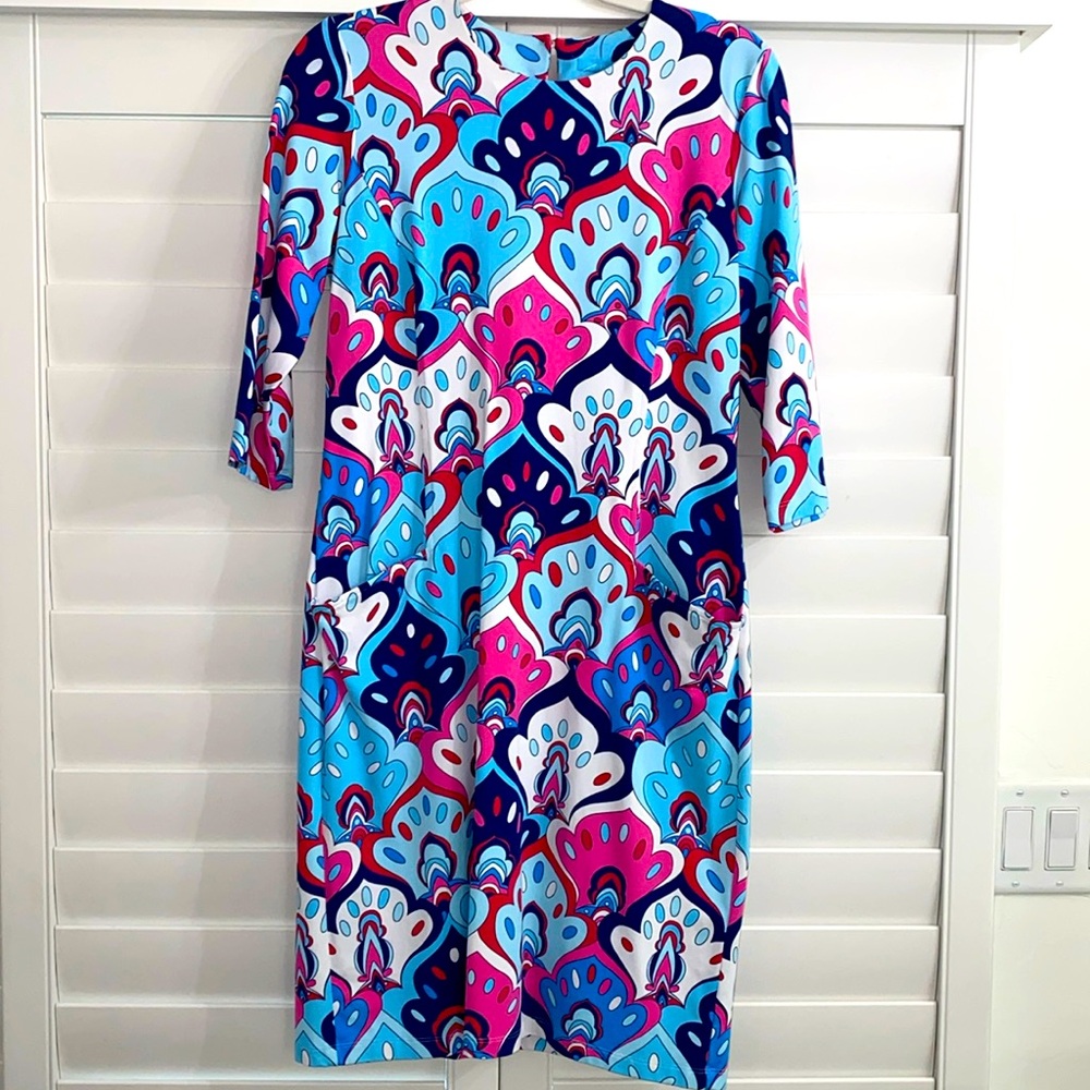 J McLaughlin pink,blue ,white print Dress w/ pockets 3/4 sleeve keyhole closure